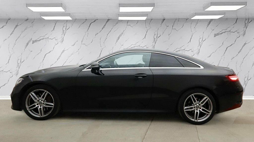 Mercedes-Benz E Class 2L Amg Line Black #5