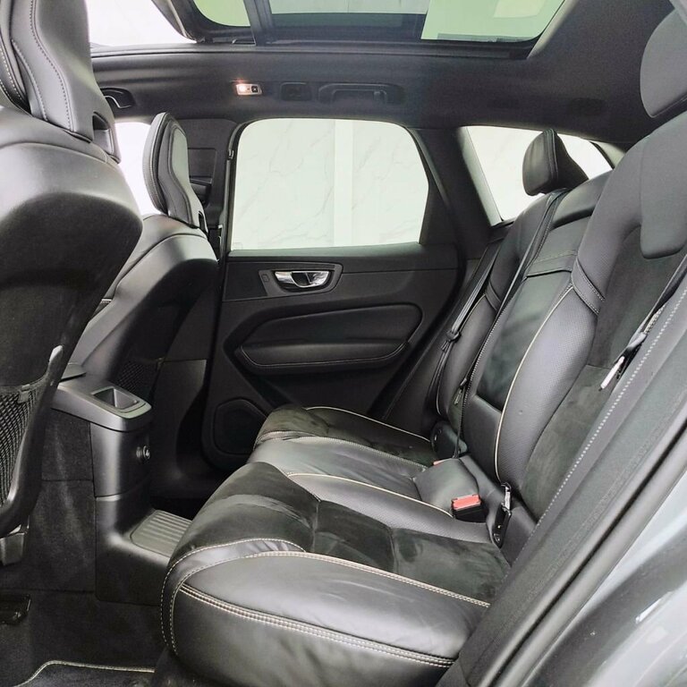 Volvo XC60 2L R-design Grey #3