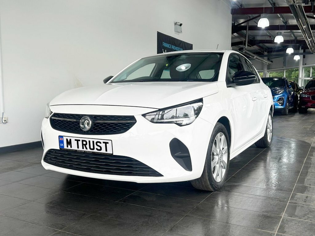 Vauxhall Corsa 1.2L Design DP72AAE White #4