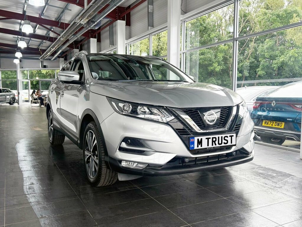 Nissan Qashqai 1.2L N-connecta Silver #2