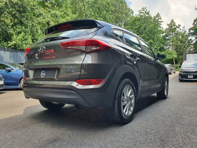 Hyundai Tucson 1.7 Crdi Blue Drive Se Nav Suv Dct Euro MT18PPO Grey #6