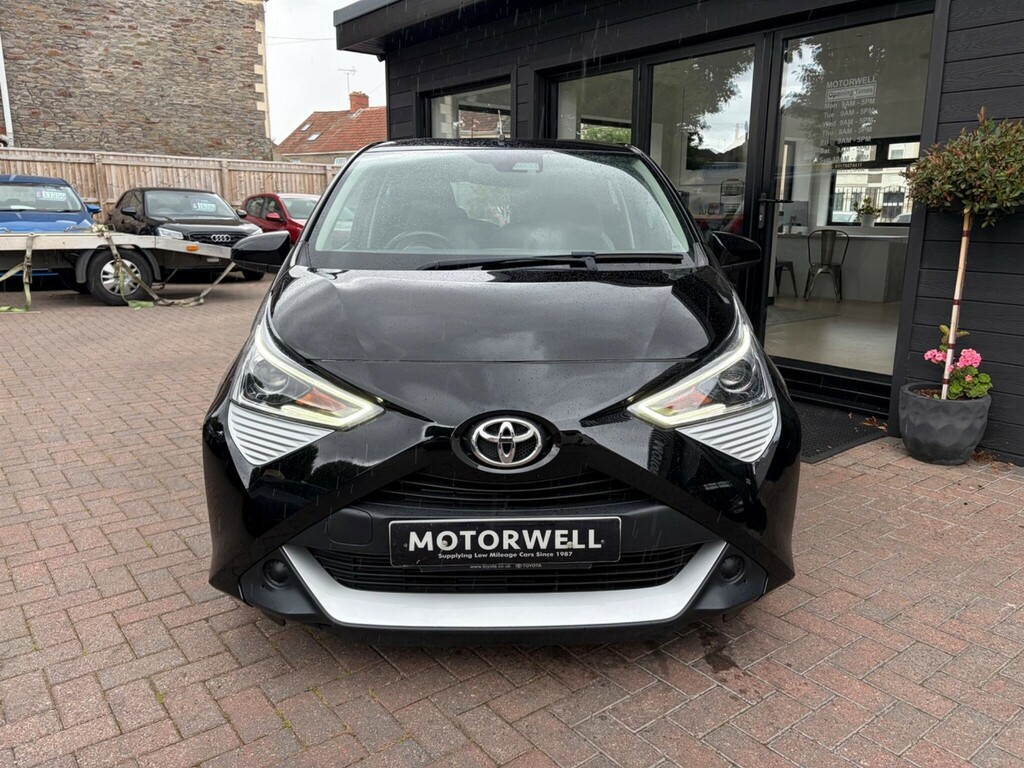 Toyota Aygo Hatchback Black #2