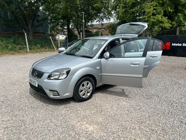 Kia RIO 1.4 Domino Hatchback 139 G Km 9 Black #31
