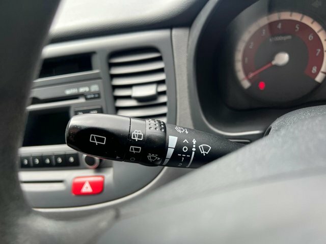 Kia RIO 1.4 Domino Hatchback 139 G Km 9 Black #13