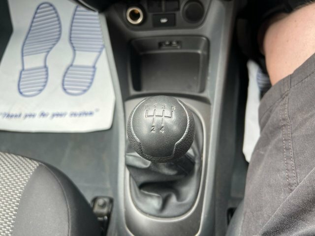 Kia RIO 1.4 Domino Hatchback 139 G Km 9 Black #17