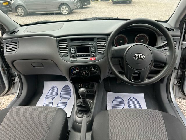 Kia RIO 1.4 Domino Hatchback 139 G Km 9 Black #28