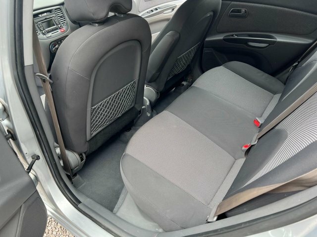 Kia RIO 1.4 Domino Hatchback 139 G Km 9 Black #23