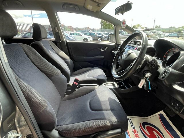 Honda Jazz 1.4 I-vtec Es Plus T Hatchback Cvt Euro YH14DLZ Grey #4