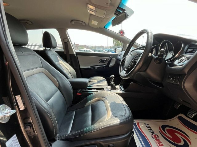 Kia Ceed 1.6 Crdi 4 Hatchback Euro 6 S S Black #4