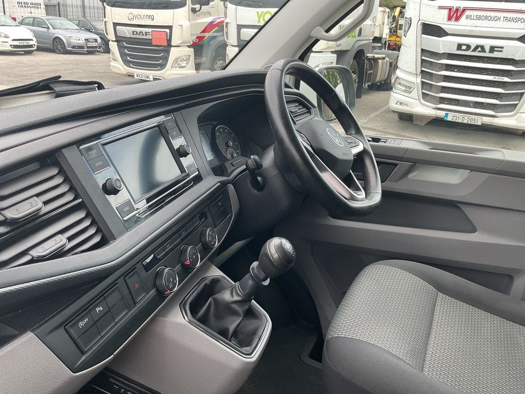 Volkswagen Transporter 2.0 Tdi 150 Highline Kombi Van  #7