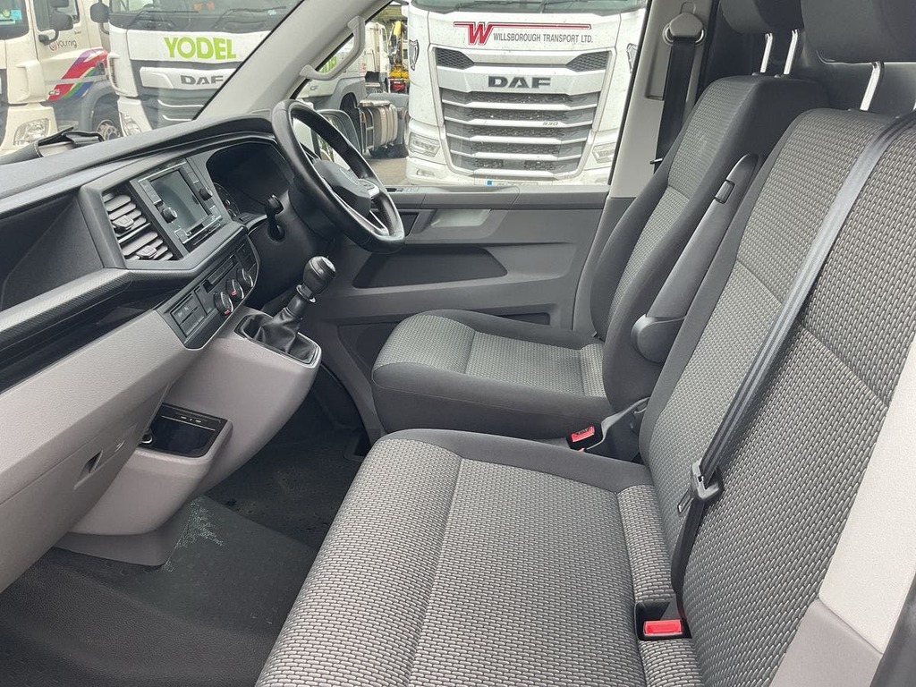 Volkswagen Transporter 2.0 Tdi 150 Highline Kombi Van  #8