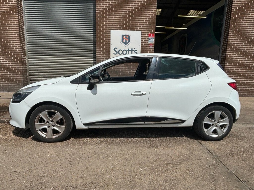 Renault Clio 1.2L Dynamique Nav White #4