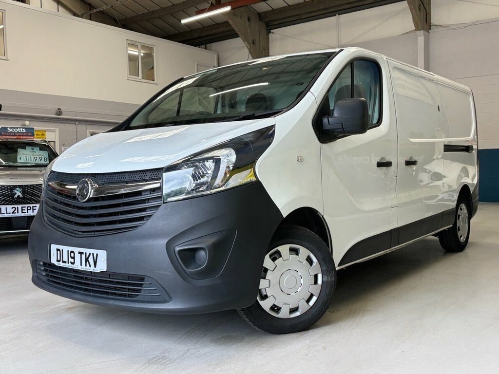 Vauxhall Vivaro Mpv White #3