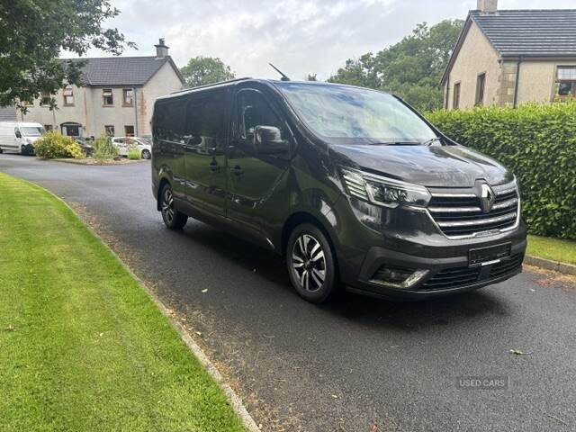 Renault Trafic Ll30 Blue Dci 170 Sport Crew Van Edc Black