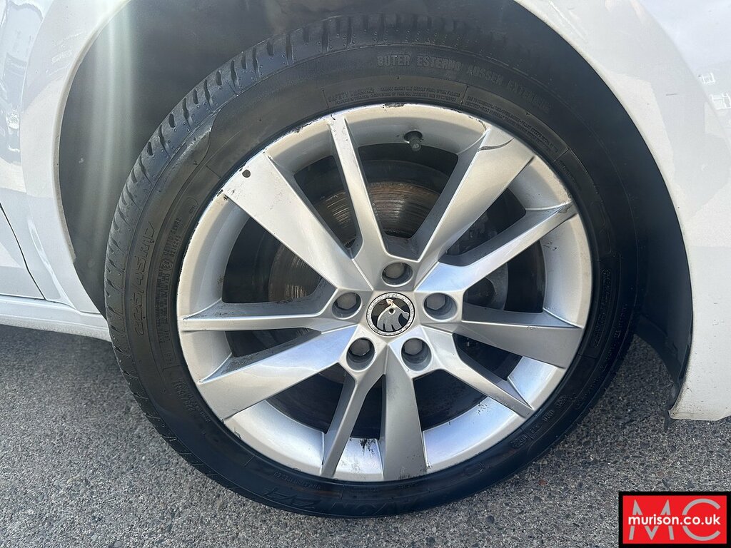 Skoda Octavia Se L LW17DTF White #2