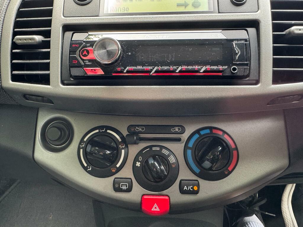 Nissan Micra Hatchback 1.2 16V S 200555 Red #21
