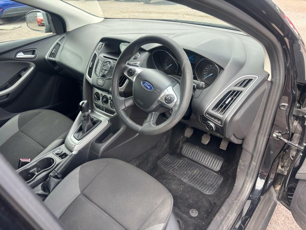 Ford Focus Hatchback 1.6 Edge Euro 5 201463 Black #3