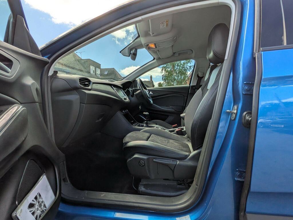 Vauxhall Grandland X Sri Black #20