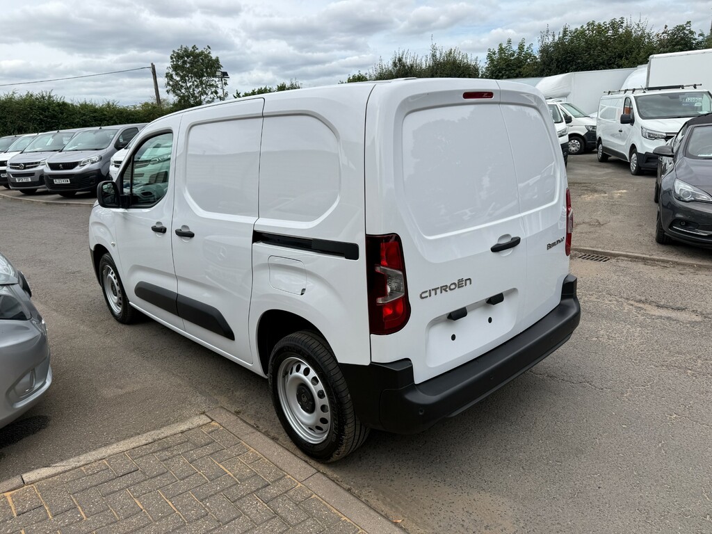 Citroen Berlingo Mpv White #5
