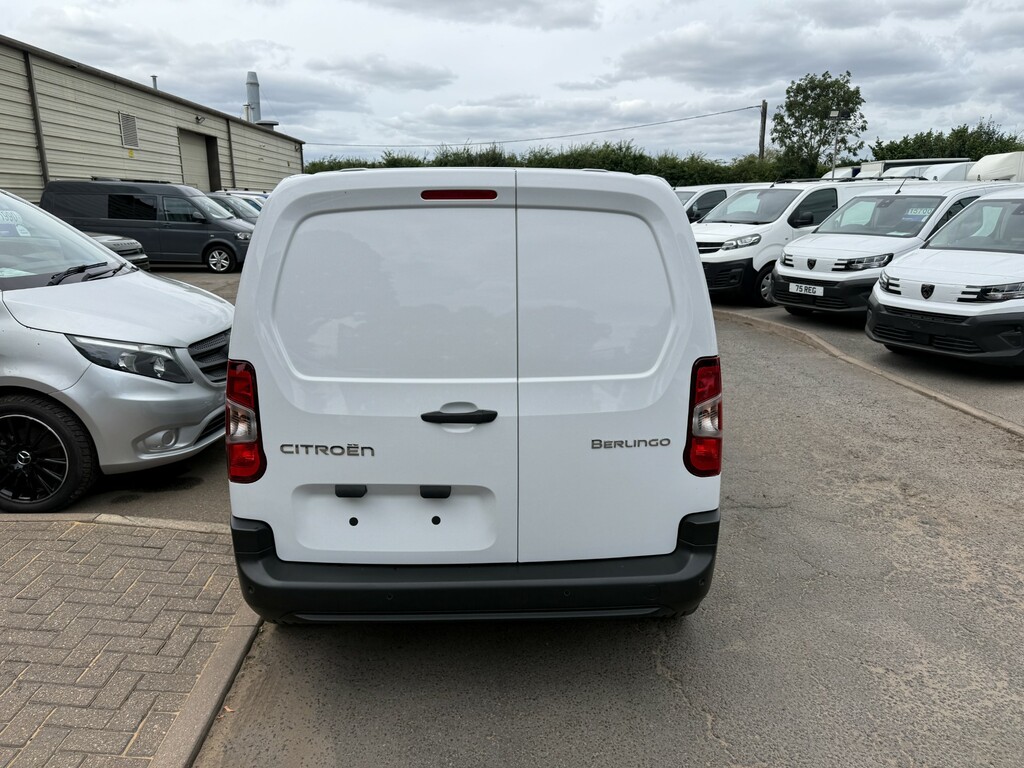 Citroen Berlingo Mpv White #4