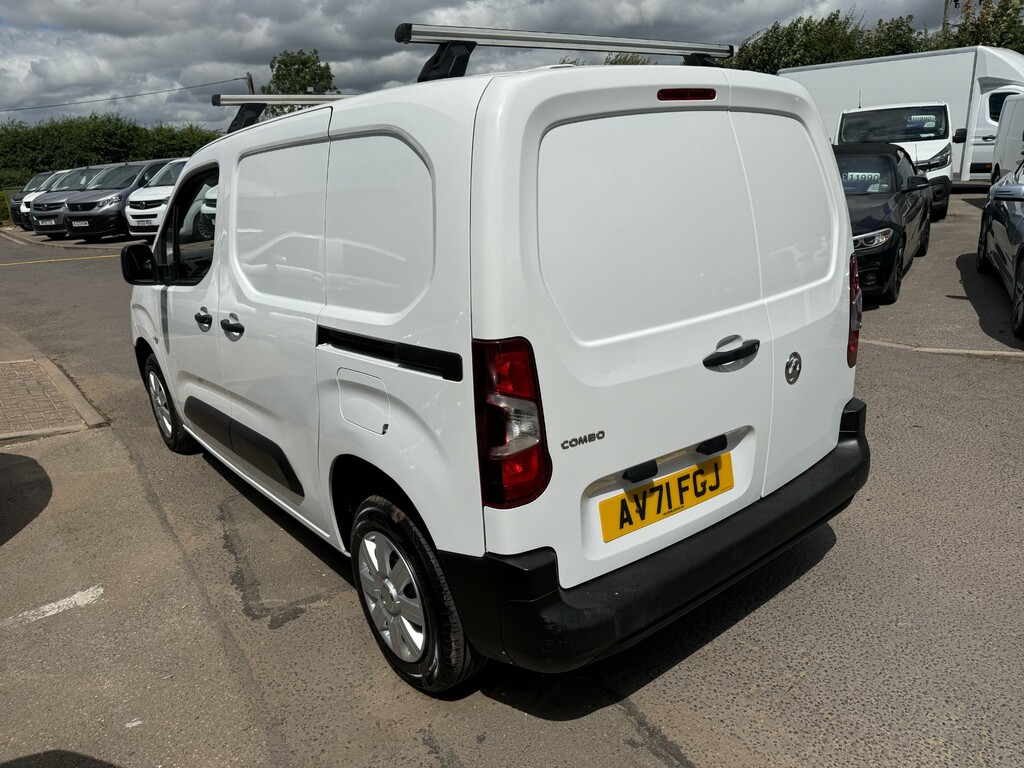 Vauxhall Combo Mpv White #5