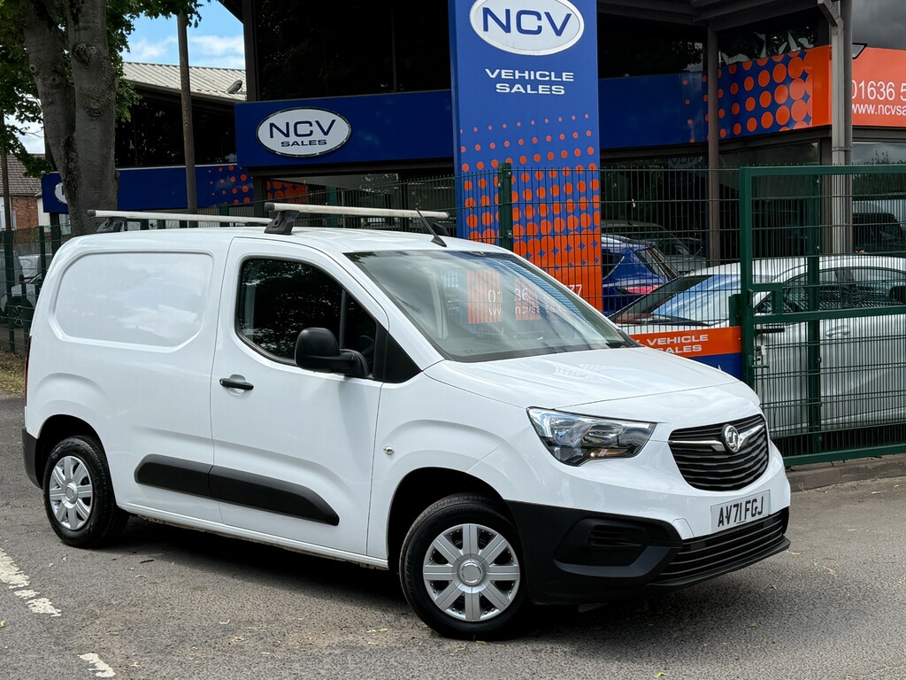 Vauxhall Combo Mpv White