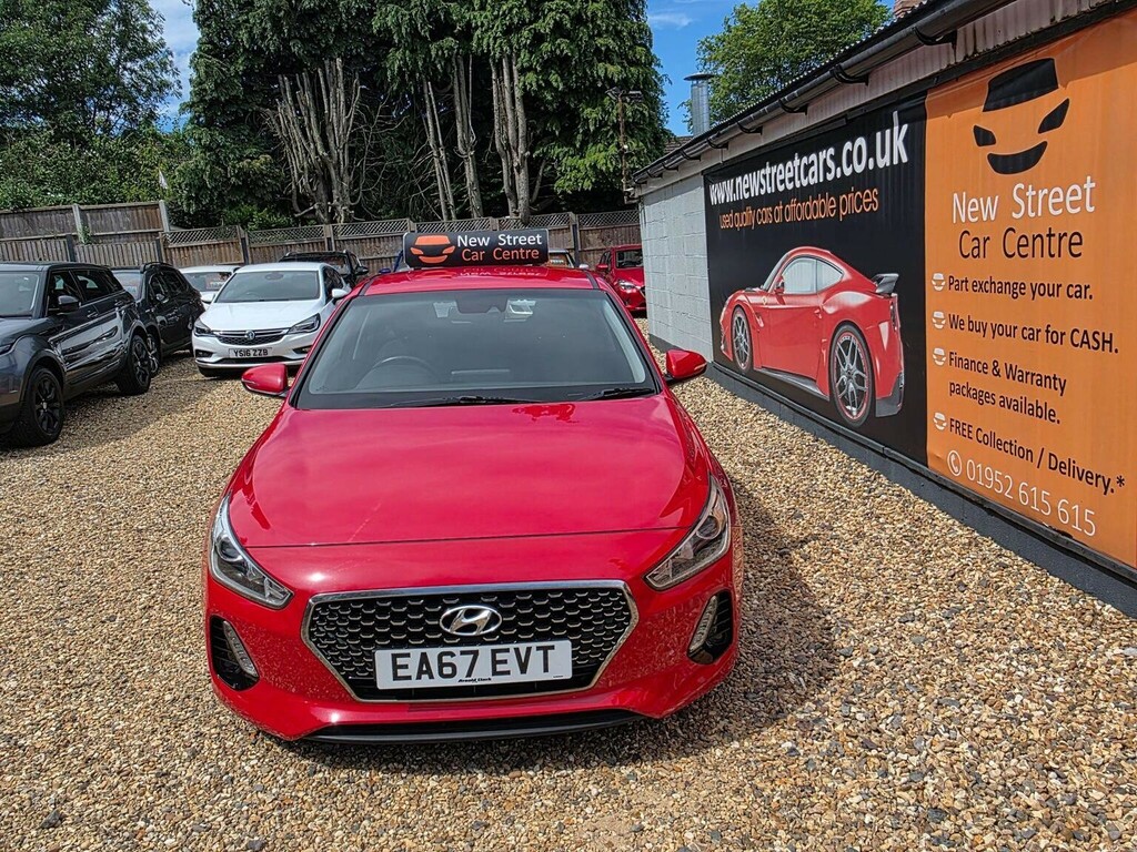 Hyundai I30 Hatchback 1.6 Crdi Blue Drive Se Nav Euro 6 Ss Red #3
