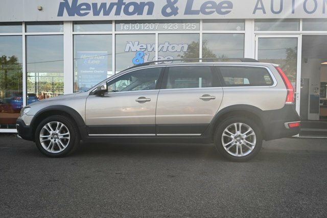 Volvo XC70 2.4 D5 Se Lux Estate Geartronic Awd Eur KR64KZE Gold #6