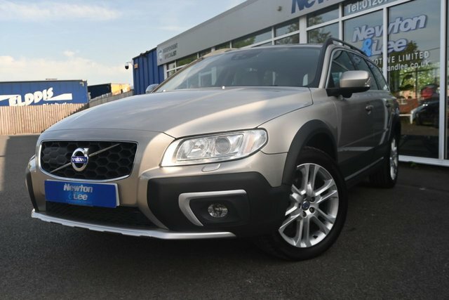 Volvo XC70 2.4 D5 Se Lux Estate Geartronic Awd Eur KR64KZE Gold #3