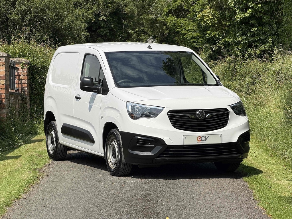 Vauxhall Combo Turbo D 2000 Dynamic White