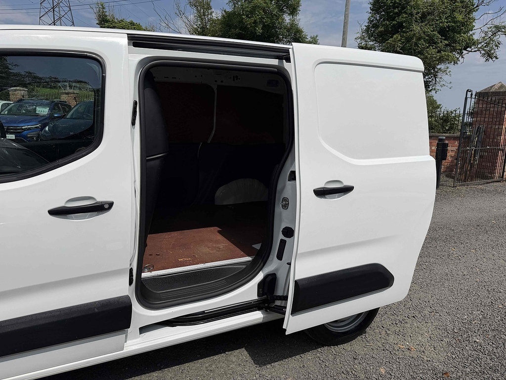 Vauxhall Combo Turbo D 2300 Sportive L1h1 Euro 6 U1940 Ulez White #10