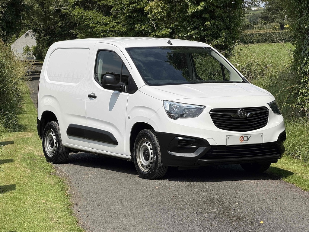 Vauxhall Combo Turbo D 2000 Dynamic White #2