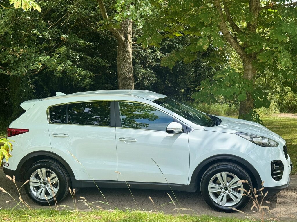 Kia Sportage 1.7 Crdi 2 Suv Euro 6 Ss 114 White #4