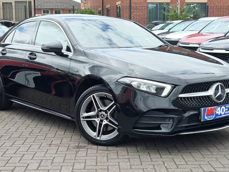 Mercedes-Benz A Class A250e Amg Line Black #2