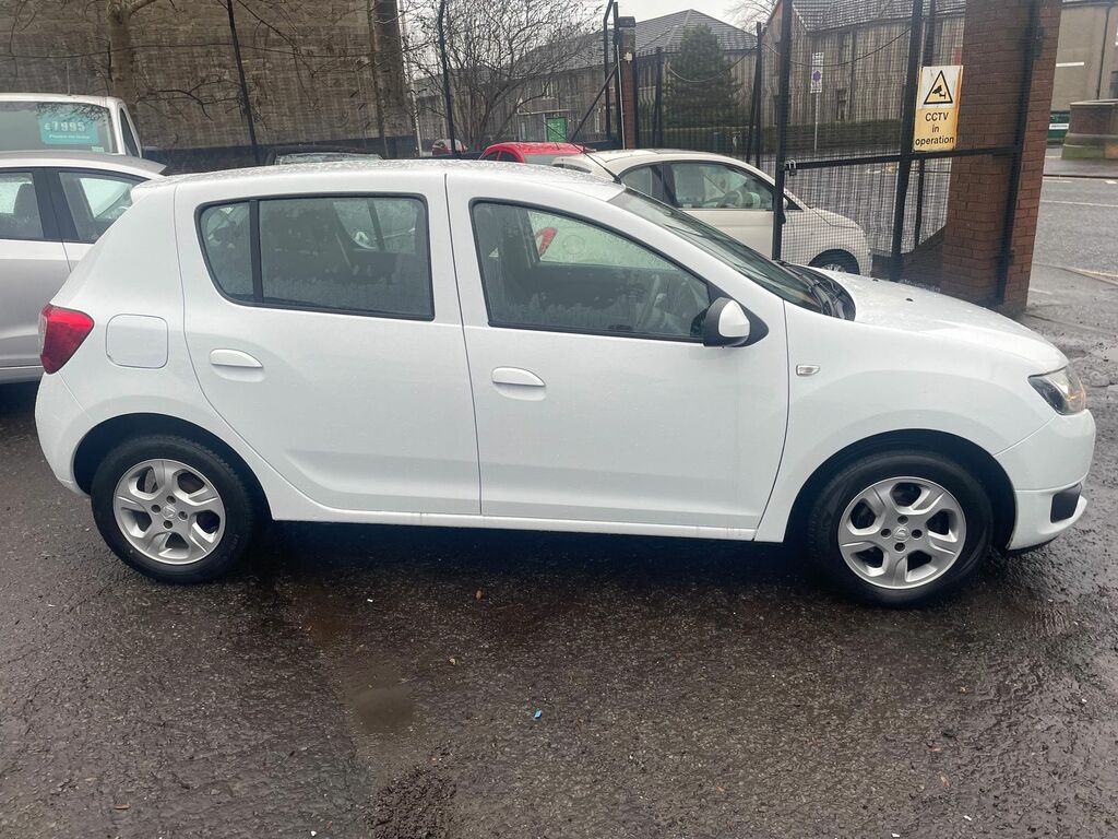 Dacia Sandero 0.9 Tce Laureate Hatchback Euro White #3