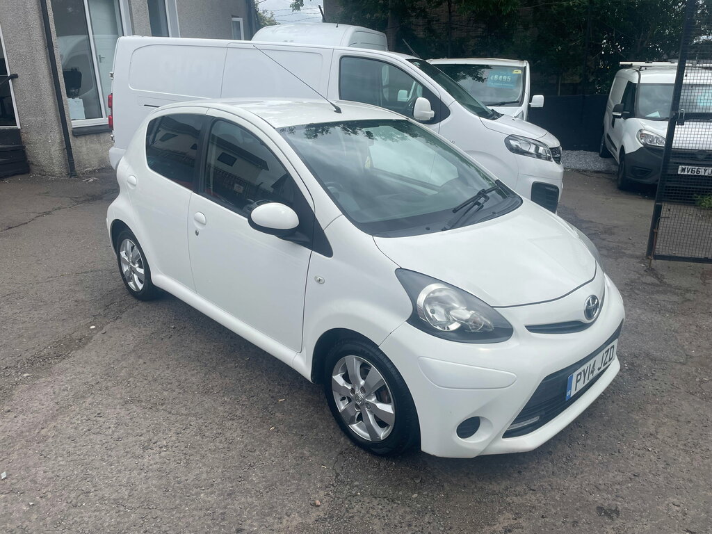 Toyota Aygo Aygo Hatchback White