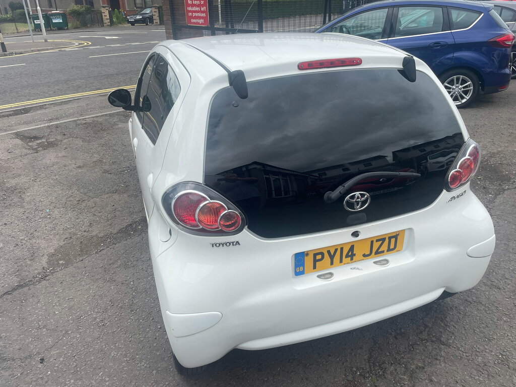 Toyota Aygo Aygo Hatchback White #6