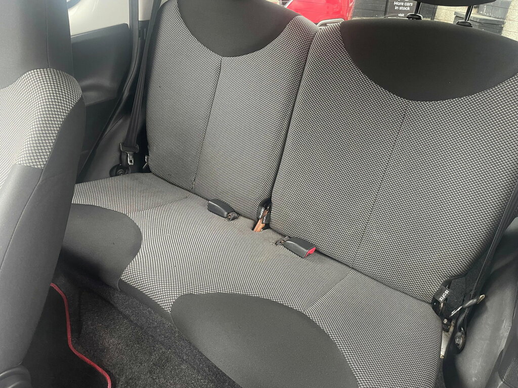 Toyota Aygo 1L X-play White #9