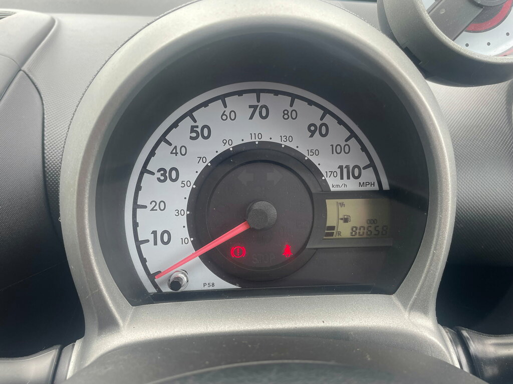 Toyota Aygo 1L X-play White #18