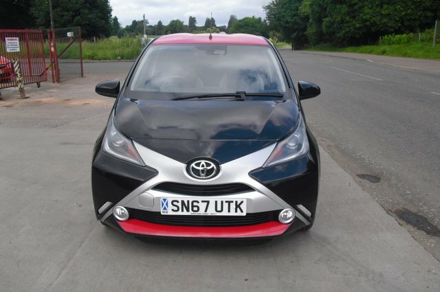 Toyota Aygo Hatchback SN67UTK Black #2