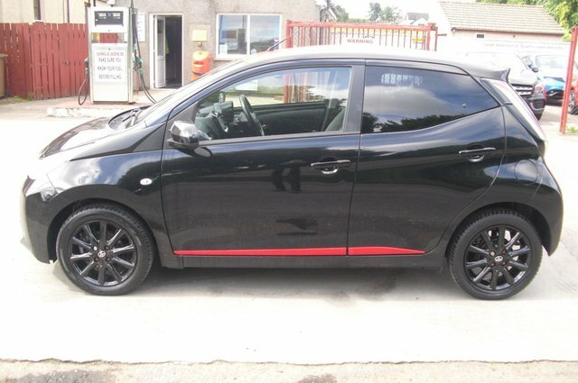 Toyota Aygo Hatchback SN67UTK Black #5
