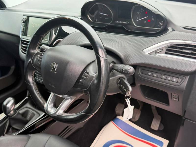 Peugeot 2008 1.2 Puretech Allure Estate Red #10