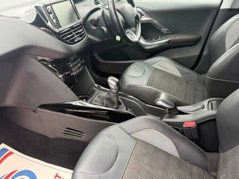 Peugeot 2008 1.2 Puretech Allure Estate Red #14