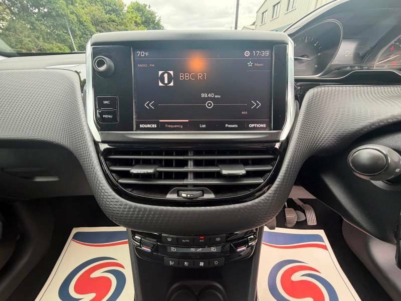 Peugeot 2008 1.2 Puretech Allure Estate Red #24