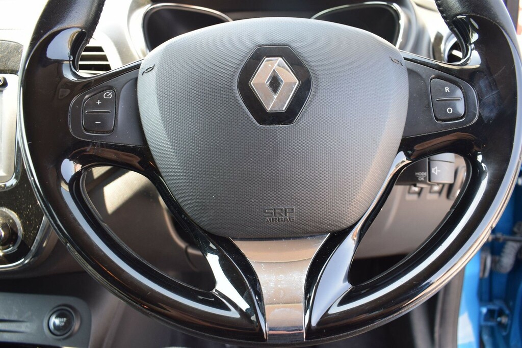 Renault Captur 2015 0.9T Dynamique Media Nav Energy 90 Bhp Black #32