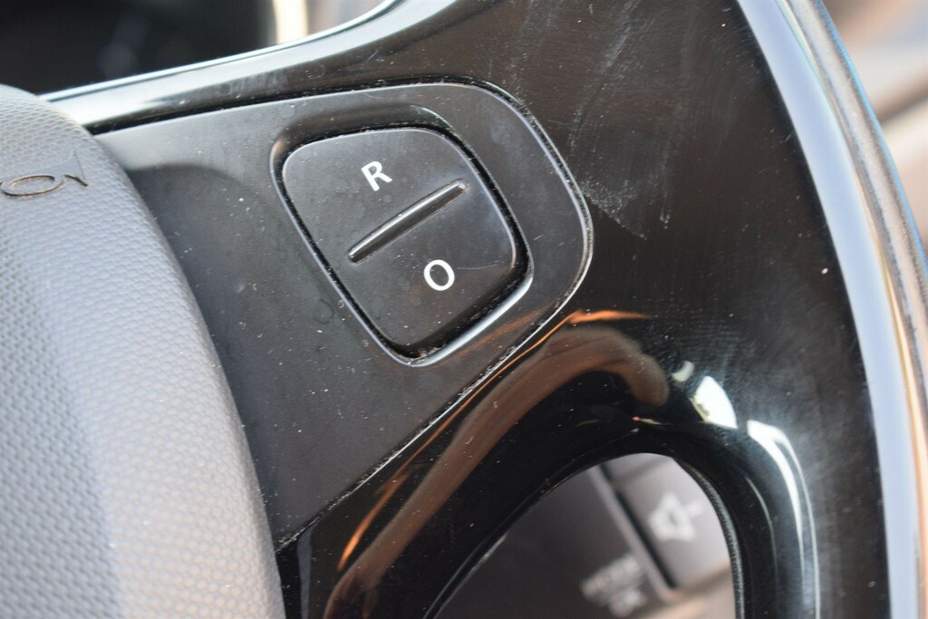 Renault Captur 2015 0.9T Dynamique Media Nav Energy 90 Bhp Black #33
