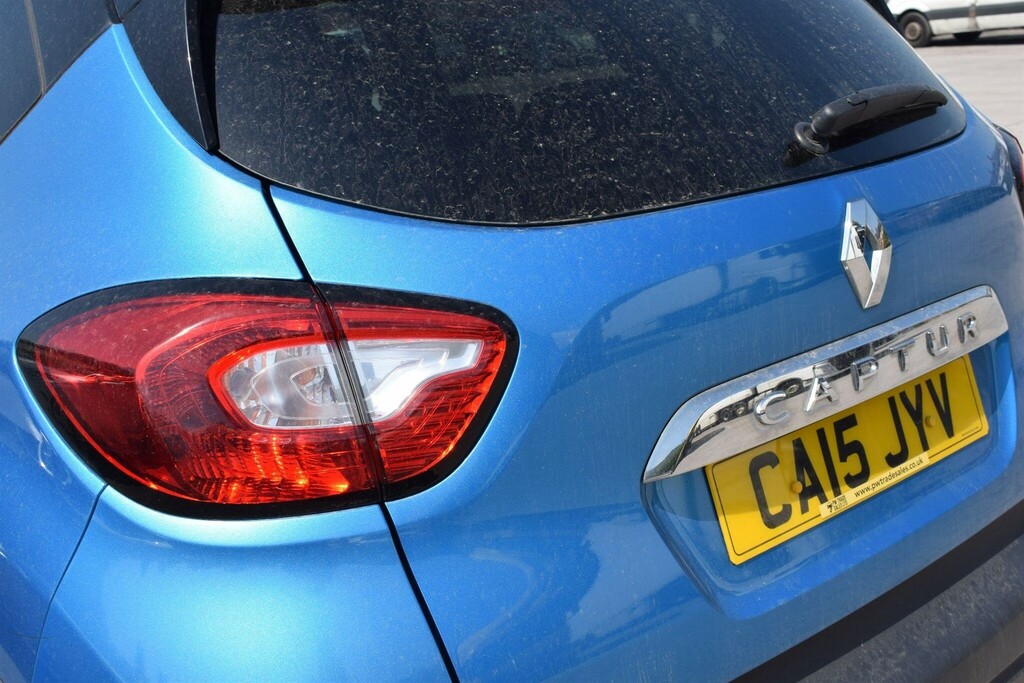 Renault Captur 2015 0.9T Dynamique Media Nav Energy 90 Bhp Black #13