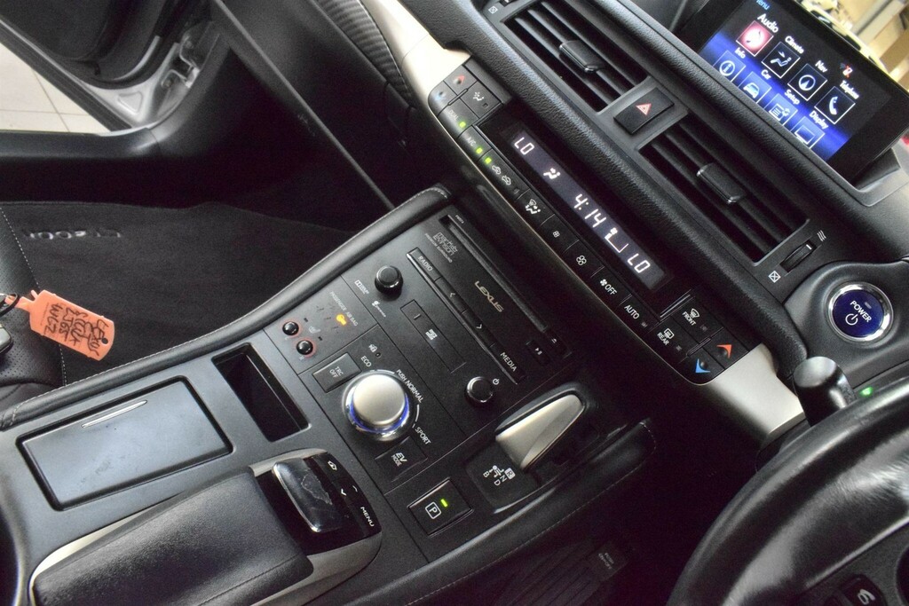 Lexus CT 1.8 F Sport Cvt Euro 6 Ss White #59