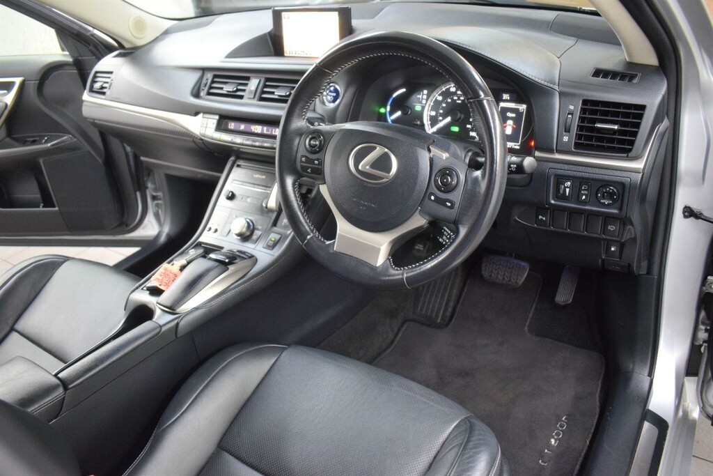 Lexus CT 1.8 F Sport Cvt Euro 6 Ss White #37