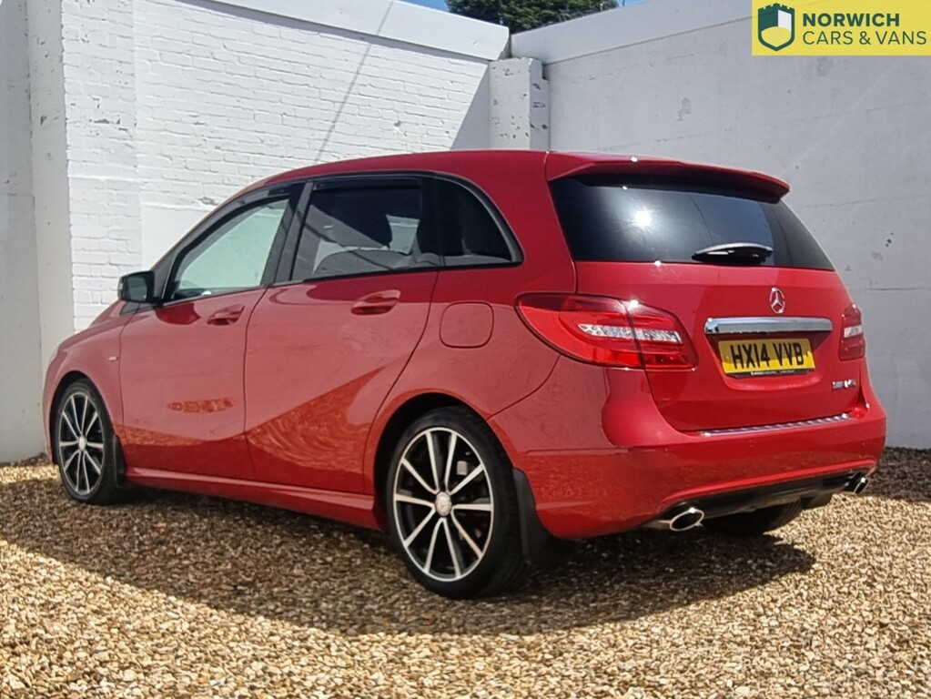 Mercedes-Benz B Class 1.8 B200 Cdi Sport 2014 Red #3